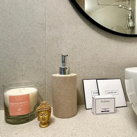 Cosy Sunny Terrace And Pool Next To The And Monaco *